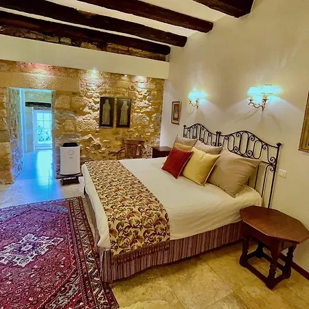 Holiday home Mont Joie Beynac-et-Cazenac