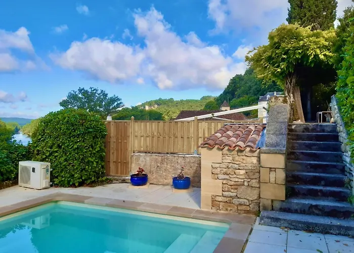 Mont Joie ביינאק-אה-סאזנאק