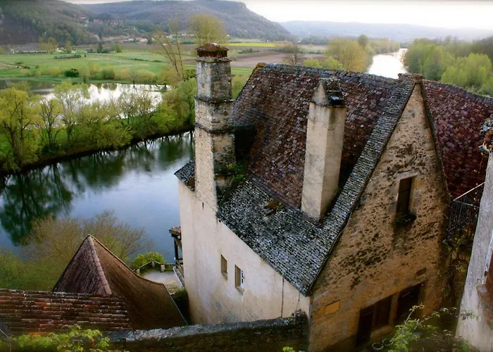 בית נופש Mont Joie ביינאק-אה-סאזנאק